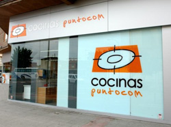 Cocinas.com continúa su expansión nacional e internacional  